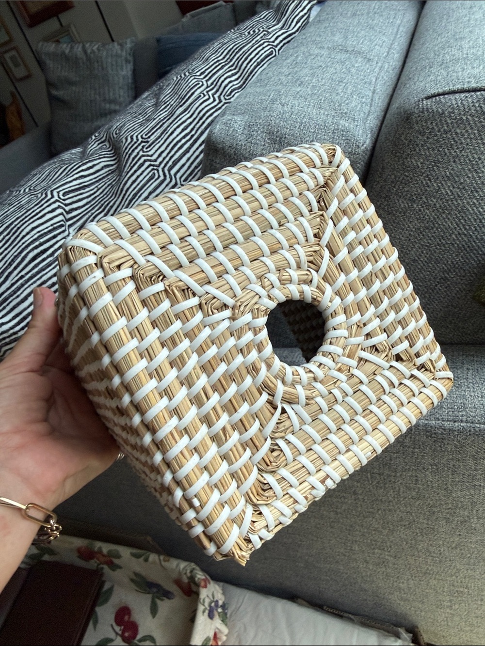 Serena & Lily La Jolla tissue holder - Picture 8 of 10